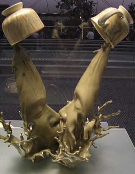 Кофейный поцелуй - самая необычная съедобная скульптура.