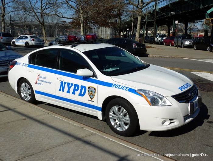 Машина в  Нью-Йоркской полиции.