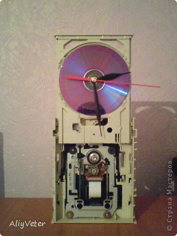 Часы из DVD привода.